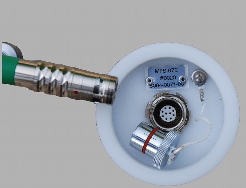 ../../_images/coil_connector_small.jpg